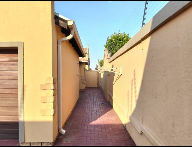 3 BEDROOM CLUSTER FOR SALE IN HUGHES